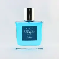 Duftpyramide des Parfums „Seebrise“ von Acqua di Costanza – mit Kopfnoten aus Bergamotte und Pfeffer, einer Herznote aus Szechuanpfeffer, Lavendel, Patchouli und Vetiver sowie Basisnoten aus Ambroxan, Zeder und rauchigem Ladanharz.